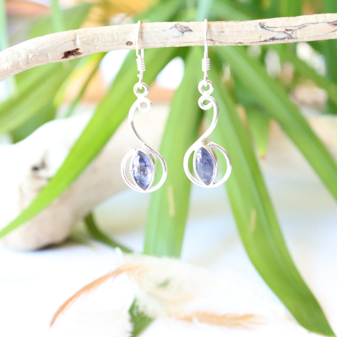 Boucles d'oreilles longues en argent et iolite - Bijoux Cailloux Bambou