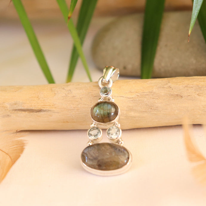 Promotion - Pendentif en argent labradorite et topaze bleue