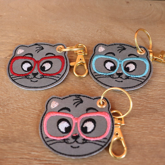 Porte-clés chat à lunettes