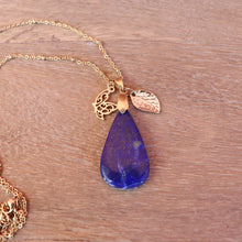 Charger l&#39;image dans la galerie, Collier en acier et lapis-lazuli