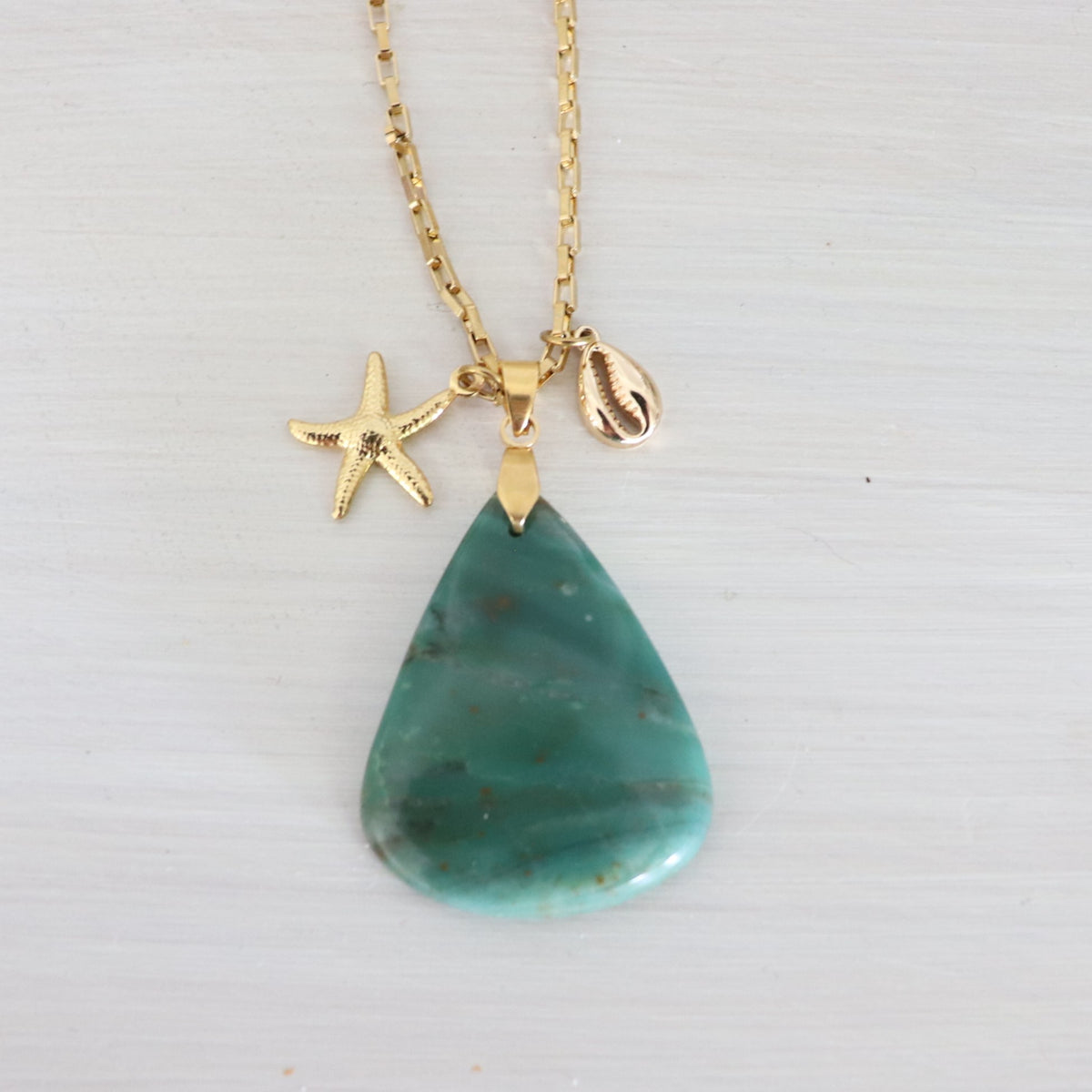 Collier coquillage en acier et jaspe vert - Petite Rainette