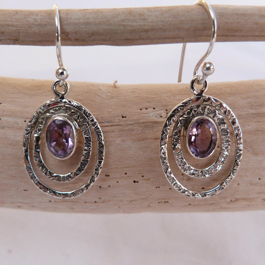 Boucles d'oreilles ovales en argent et améthyste 