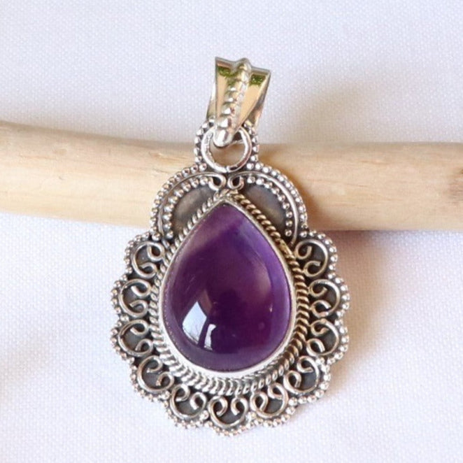 Pendentif en argent ciselé et améthyste forme poire - Petite Rainette