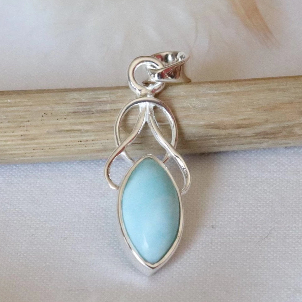 Pendentif fantaisie en argent et larimar 