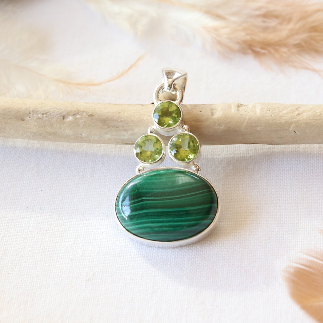 Pendentif malachite et péridots - Petite Rainette