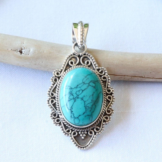 Pendentif en argent travaillé et turquoise - Petite Rainette