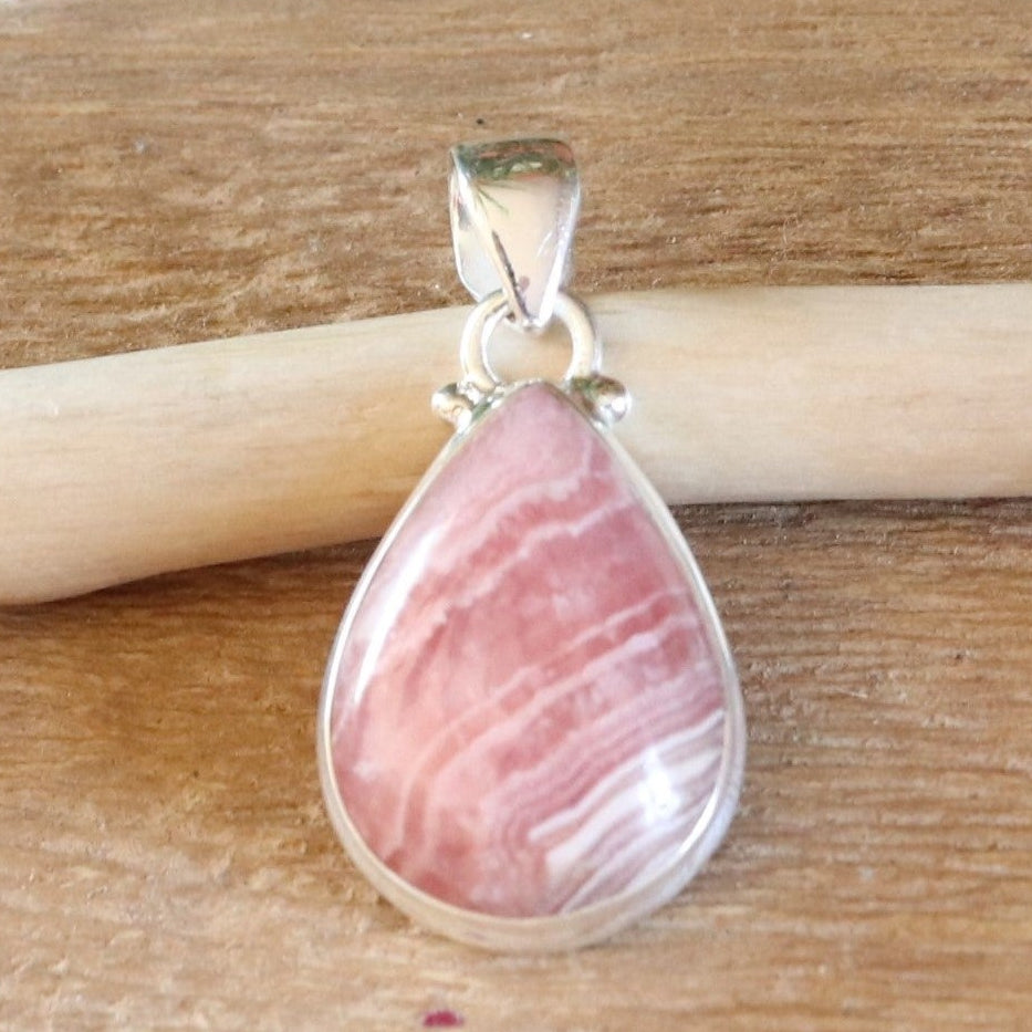 Pendentif en argent et rhodochrosite en forme de poire