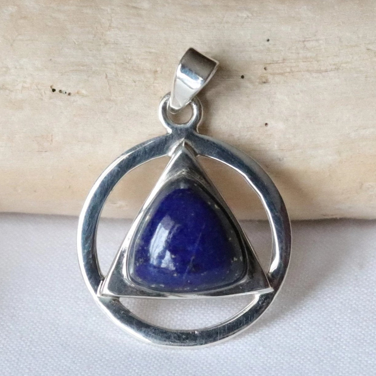 Pendentif rond en argent et lapis-lazuli  triangulaire 