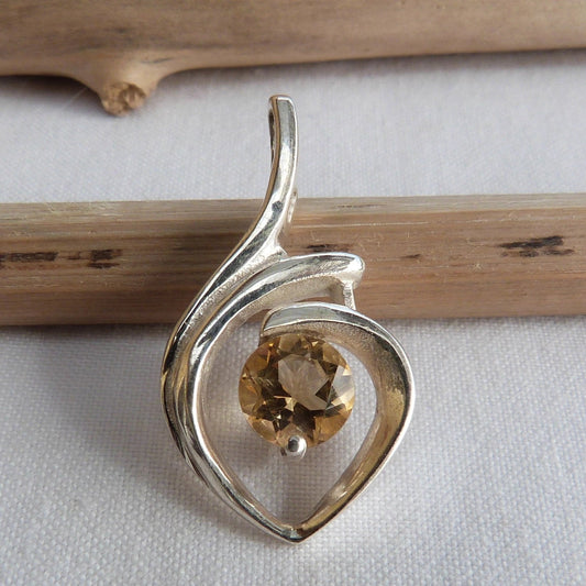 Pendentif forme goutte en argent et citrine