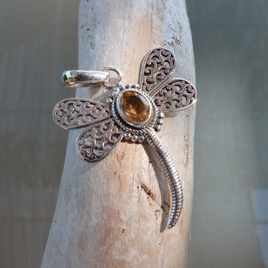Pendentif libellule en argent et citrine 