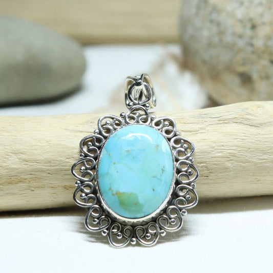 Pendentif en argent travaillé et turquoise Mohave 