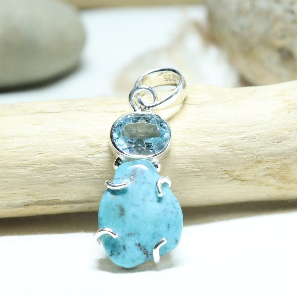 Pendentif argent en turquoise du mexique et topaze bleue à facettes