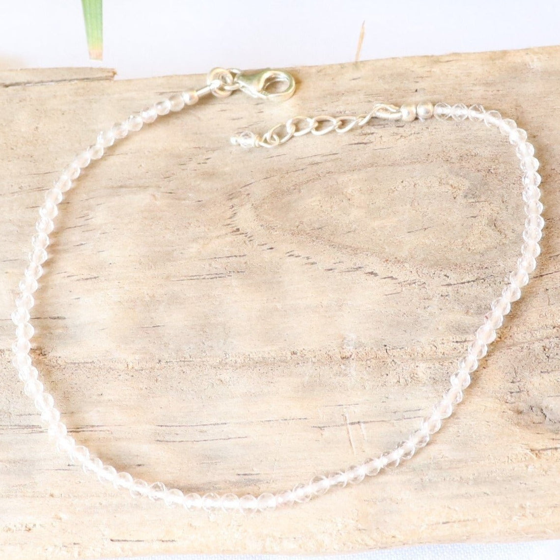 Bracelet en argent et perles de cristal de roche à facettes - Petite Rainette