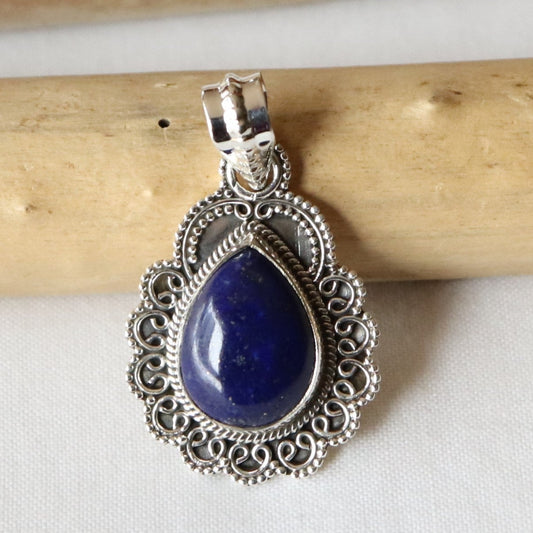 Pendentif en argent ciselé et lapis-lazuli - Petite Rainette
