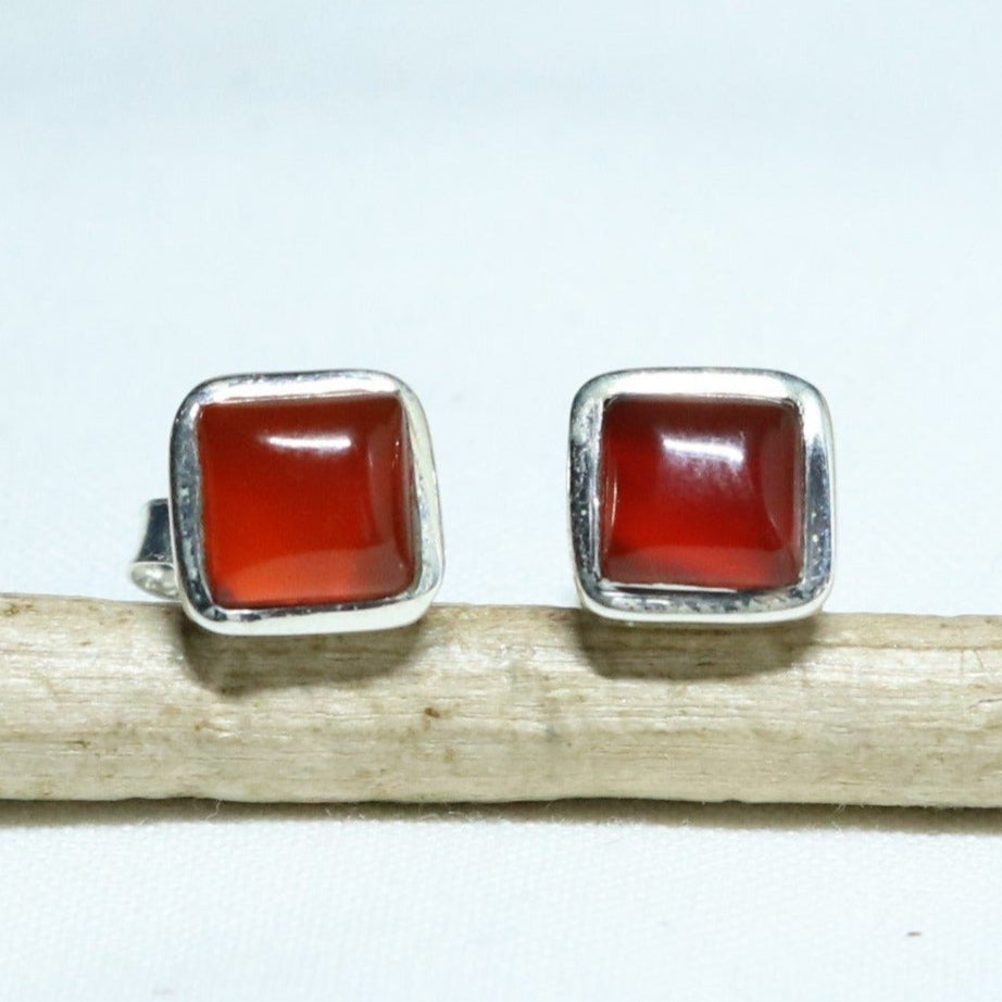 Clous d'oreilles carré en argent et cornaline - Petite Rainette