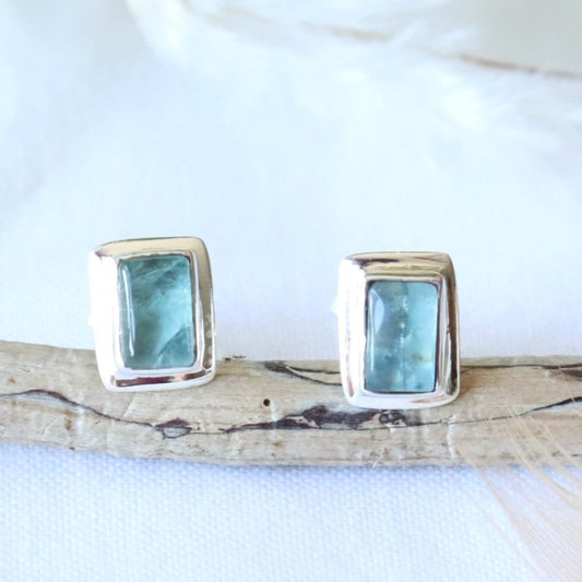 Clous d'oreilles rectangulaires en argent et apatite - Petite Rainette