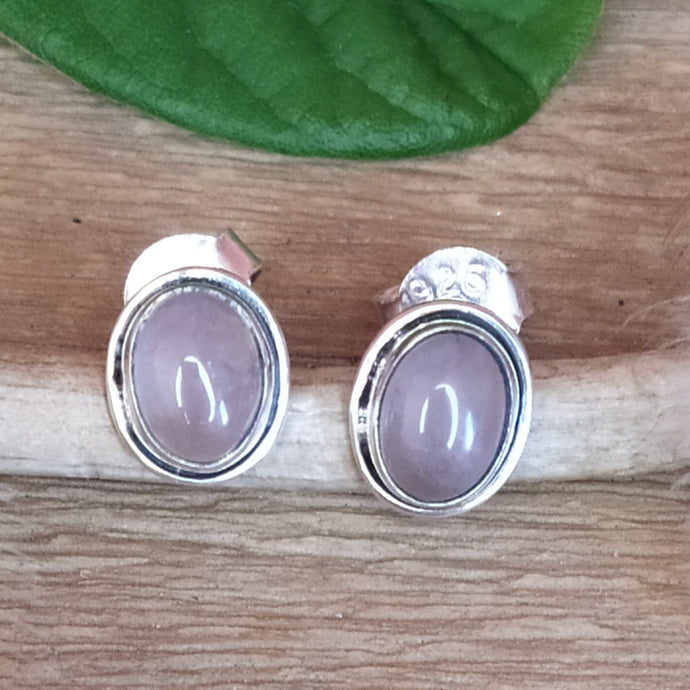 Clous d'oreille ovales en argent et quartz rose - Petite Rainette