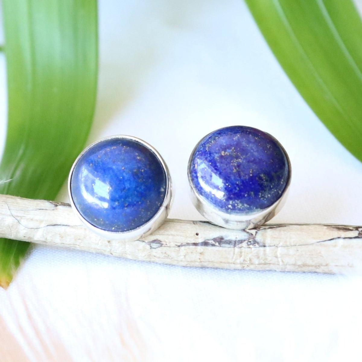 Clous d'oreilles ronds en argent et lapis-lazuli - Petite Rainette