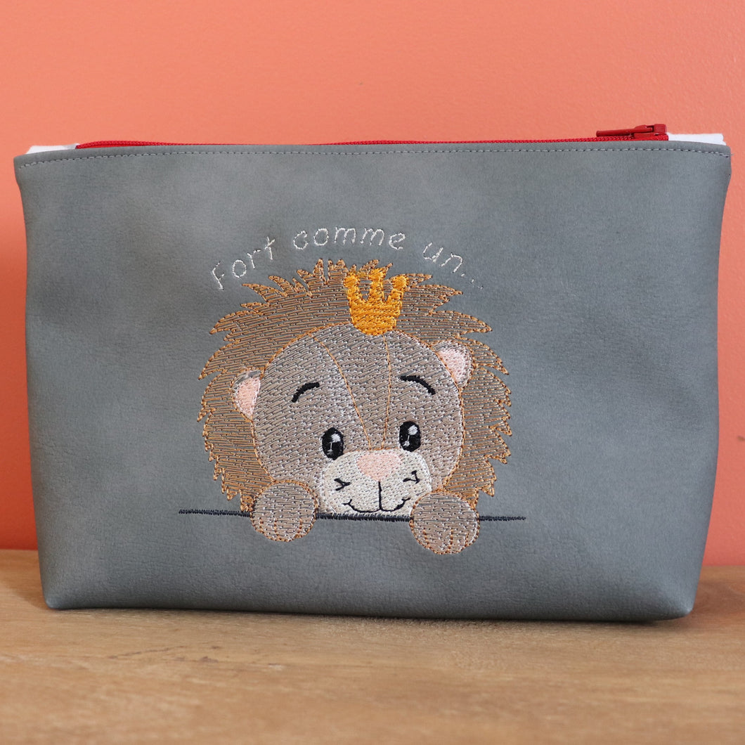 Trousse brodée petit lion - Petite Rainette