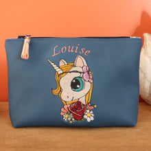 Charger l&#39;image dans la galerie, Trousse brodée licorne et prénom Louise - Petite Rainette