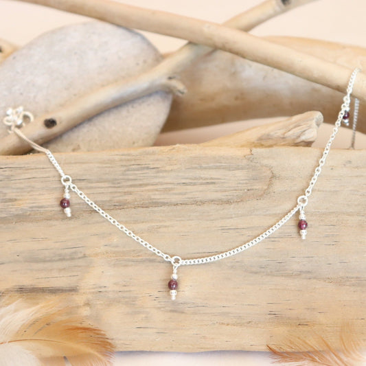Chaîne de cheville en argent et grenat - Petite rainette