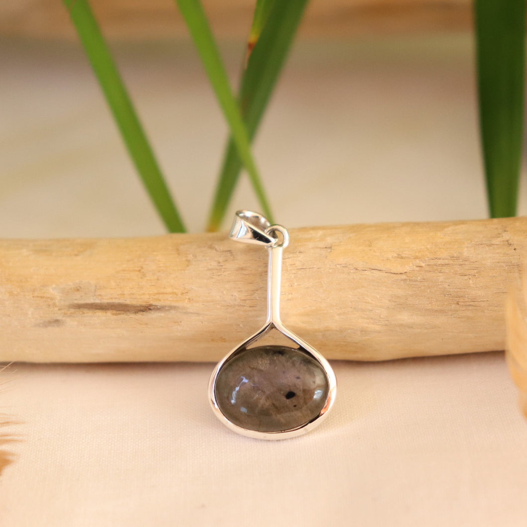 Pendentif en argent et labradorite