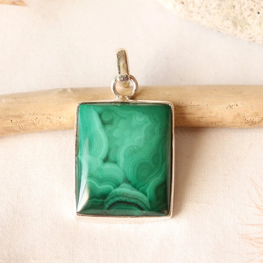 Pendentif rectangulaire en argent et malachite 