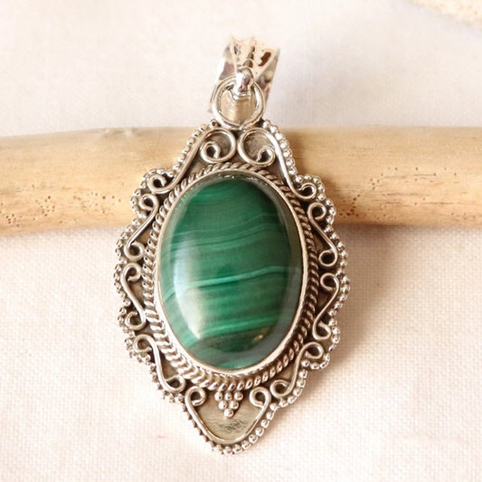 Pendentif en argent travaillé et malachite ovale - Petite Rainette