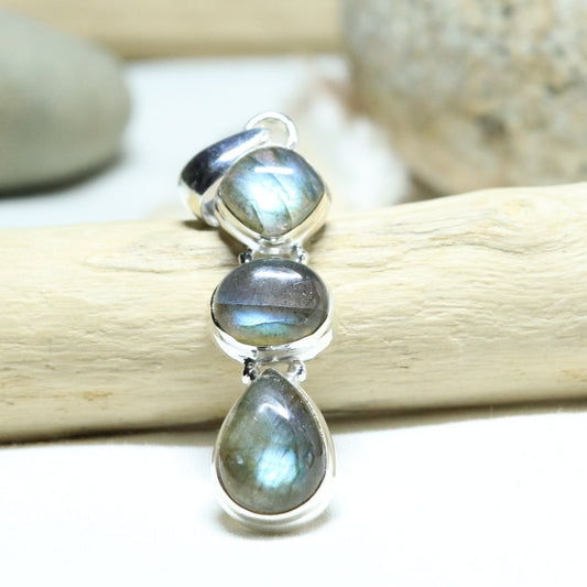 Pendentif en argent avec 3 labradorites