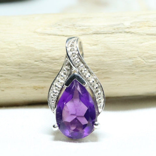 Pendentif en argent et améthyste facettée taillée en forme de poire