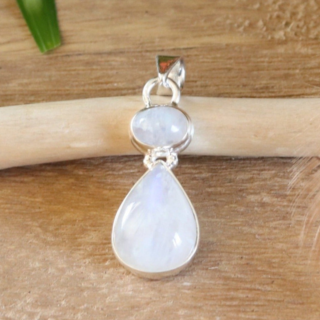 Pendentif en argent et 2 pierres de lune 